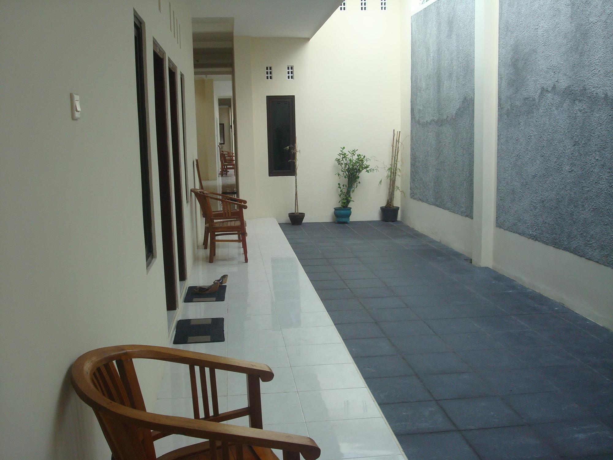Spot On 2419 Rumah Nugraha Hotel Syariah Yogyakarta Extérieur photo