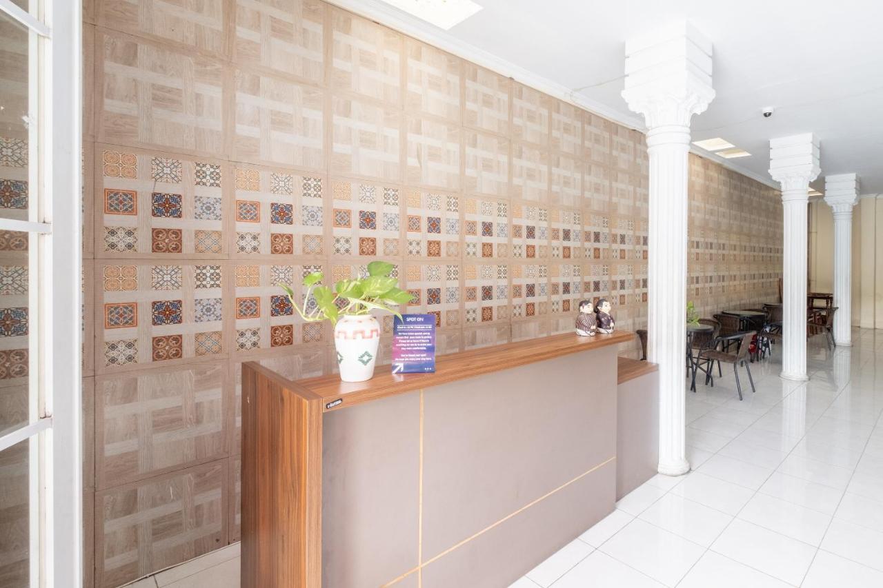 Spot On 2419 Rumah Nugraha Hotel Syariah Yogyakarta Extérieur photo