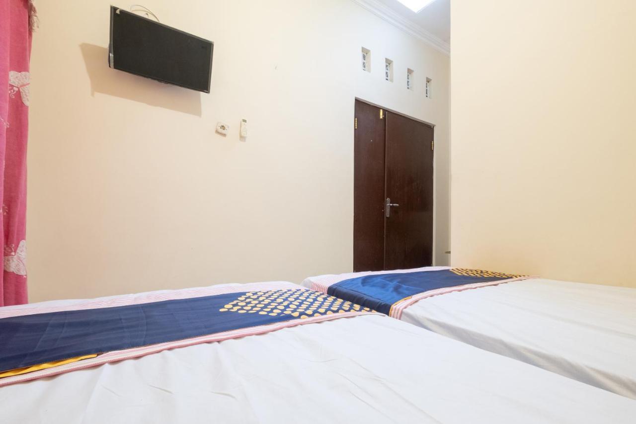 Spot On 2419 Rumah Nugraha Hotel Syariah Yogyakarta Extérieur photo