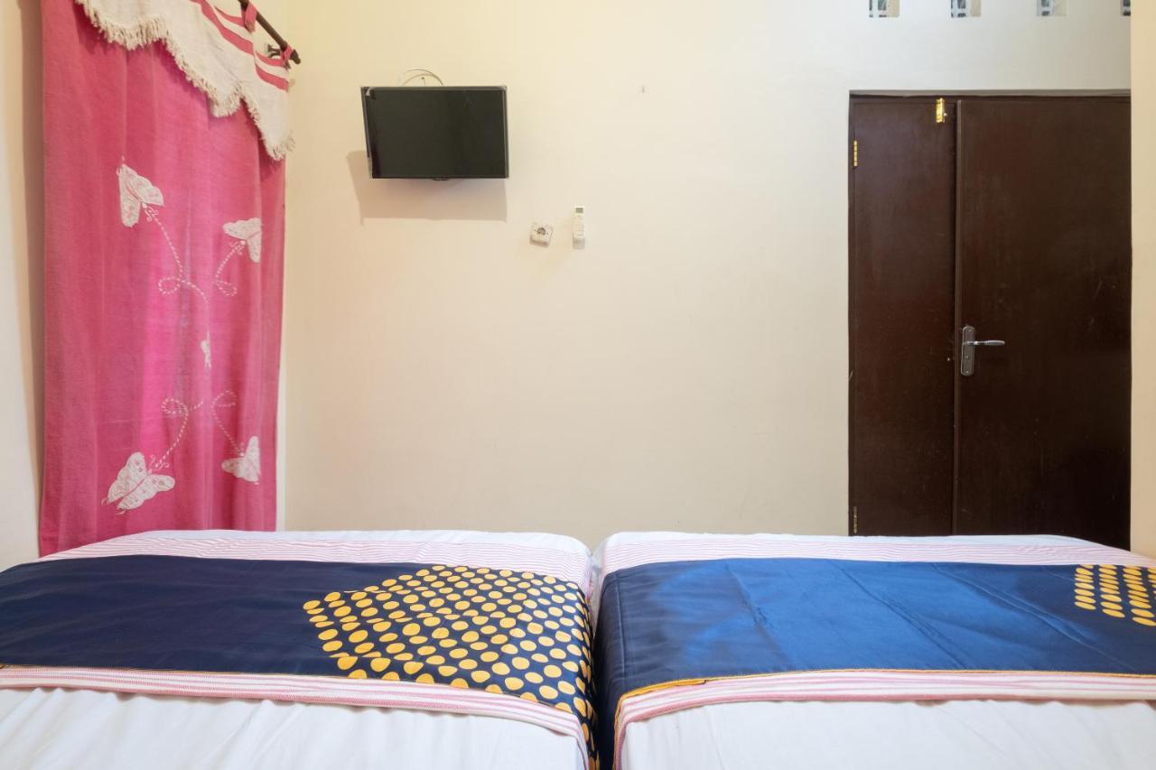 Spot On 2419 Rumah Nugraha Hotel Syariah Yogyakarta Extérieur photo